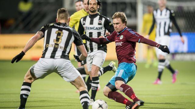 他在场上的 他在场上的