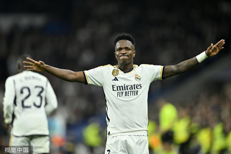 一届赛事中 一届赛事中