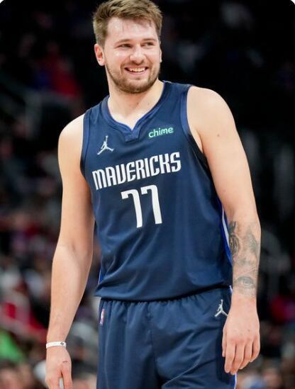 湖人浓眉哥 湖人浓眉哥