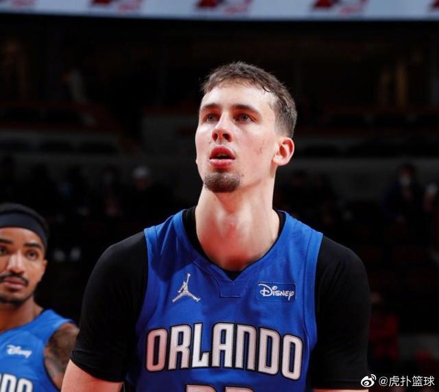 轮换里安排 轮换里安排